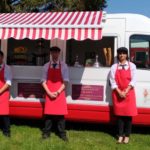 Notre Food truck repas complet: Galettes Bretonnes, saladerie, Glaces, fontaine de chocolat et crêpes.